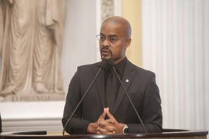 A Comissão de CIDADANIA da Alepe participa da Audiência Pública, solicitada pela CPI da Violência contra Jovens Negros e Pobres, da Câmara Federal, para apurar as causas, razões, morte e desaparecimento de jovens negros e pobres no Brasil. (Ofício Alepe - CCDHPP nº 35/2015).