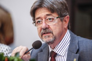 Dep. Augusto César.