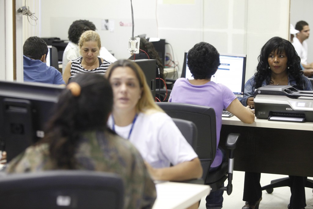 INICIATIVA - Ao longo de cinco semanas, população pôde negociar dívidas, por meio de parceria entre a Assembleia Legislativa e Secretaria de Justiça. Foto: Rinaldo Marques