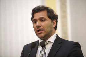 Dep. Rodrigo Novaes.
