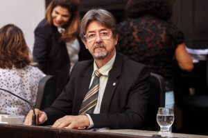 Dep. Augusto César.