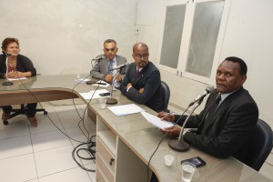 Bispo Ossesio e Edilson Silva votaram contra a proposta apresentada pelo Governo.  Foto: João Bita