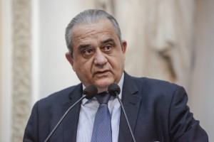 CRÍTICAS - “Moradores da cidade chegam a se deslocar 20 quilômetros, até Lajedo, para fazer ligações.” Foto: Roberto Soares