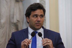 Dep. Rodrigo Novaes.