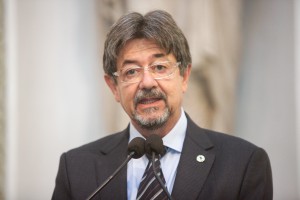 Dep. Augusto César.