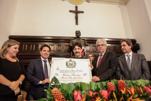Reunião Solene de entrega do Titulo de Cidadão a Jessier Quirino, por solicitação do deputado Pedro Serafim Neto.
