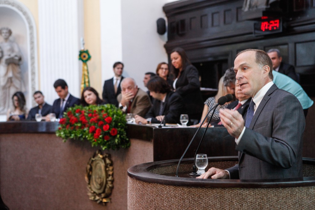 ENCONTRO - Palestra solicitada pelo primeiro-secretário da Casa apontou semelhanças e diferenças entre as eleições presidenciais no Brasil e nos EUA. Foto: Rinaldo Marques 