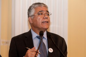 Professor Anísio Brasileiro durante reunião na Alepe em março de 2016. Foto: João Bita. 