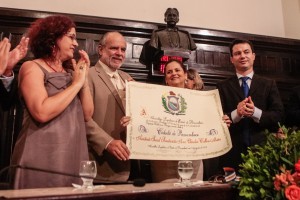 Secretária Executiva de Saúde do Estado recebe título de cidadã pernambucana. Foto: Henrique Genecy