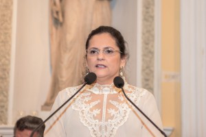 Ana Cláudia Callou é assistente social e nasceu no Crato. Foto:Henrique Genecy