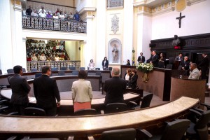 Deputados fazem minuto de silêncio em memória do vaqueiro Severino Xavier. Foto: Rinaldo Marques. 
