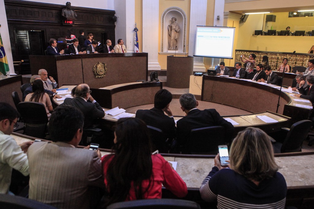 GESTÃO FISCAL - Secretário da Fazenda, Marcelo Barros, apresentou na Comissão de Finanças relatório referente ao segundo quadrimestre. Foto: Rinaldo Marques
