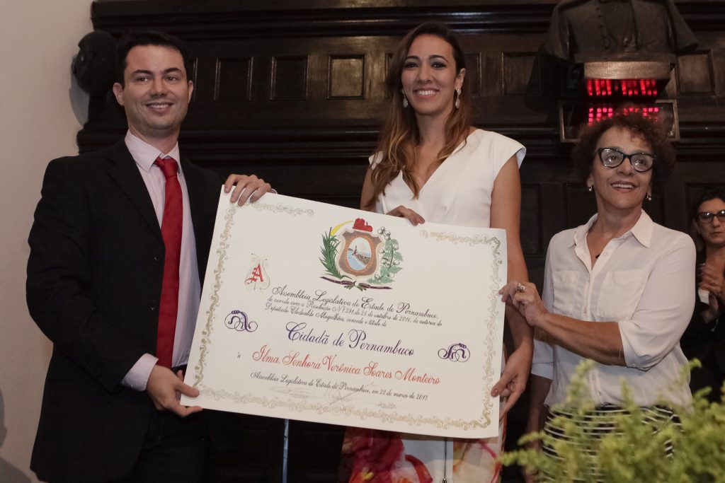 Reunião Solene de entrega do Título de Cidadã de Pernambuco à cardiologista Verônica Soares Monteiro