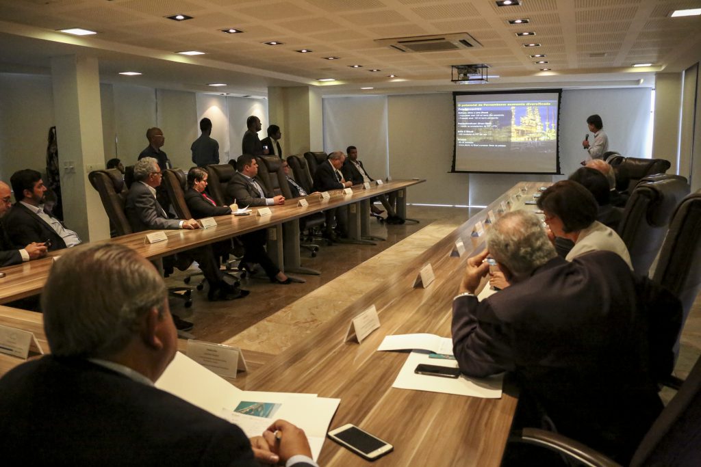 04-20-desenvolvimento-economico-visita-a-suape-rm-225