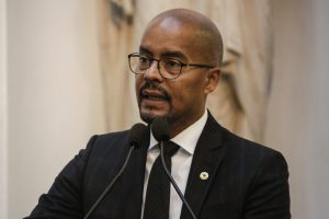 04-24-reuniao-plenaria-edilson-silva-rs-3