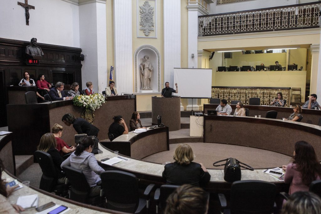 Audiência Pública da Comissão de Cidanania para debater os casos de suicídio provenientes do jogo virtual Baleia Azul em Pernambuco.