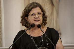 PREOCUPAÇÃO - A parlamentar denunciou o número excessivo de contratos temporários e a irregularidade de algumas dessas contratações. Foto: Roberto Soares