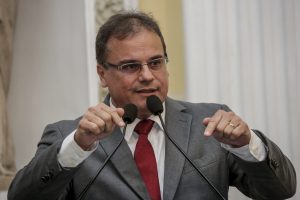 05-17-reuniao-plenaria-eduino-brito-rs-2