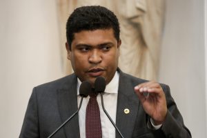OPINIÃO - “População quer se defender por conta própria porque perdeu a confiança em quem deveria fazê-lo.” Foto: Roberto Soares