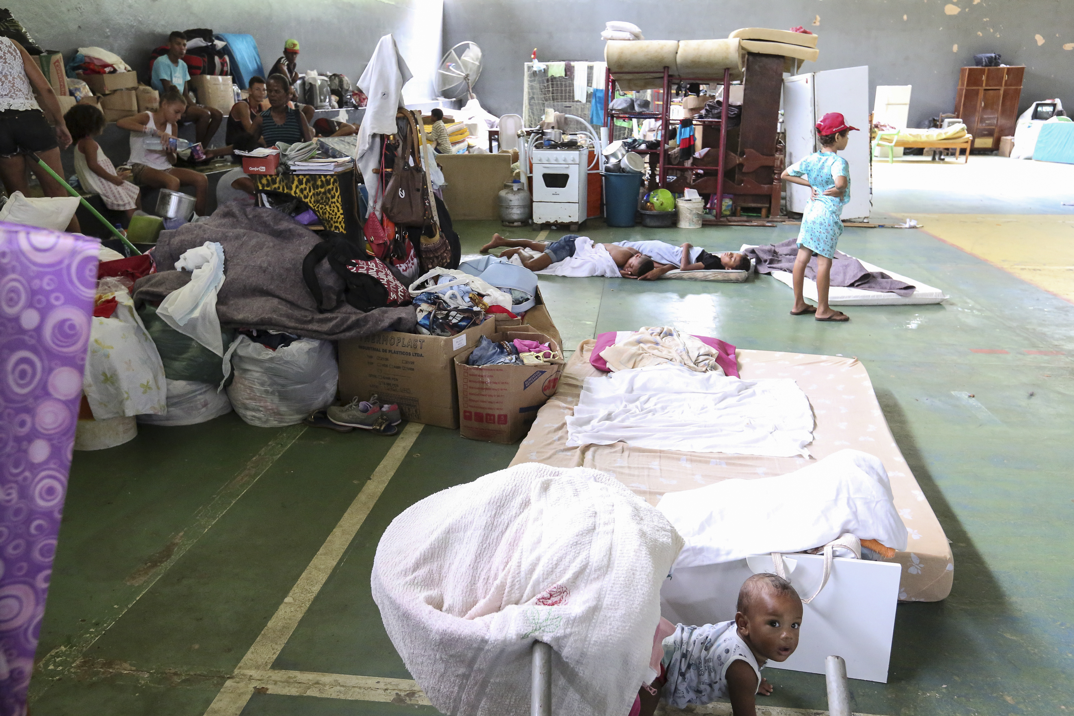ABRIGO - Na escola agrotécnica de Barreiros, 49 famílias dividem espaço à espera de um lar definitivo. Foto: Rinaldo Marques