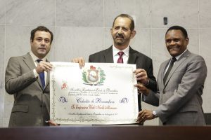 SOLENE - A homenagem foi proposta pelo deputado Júlio Cavalcanti. Foto: Kerol Correia