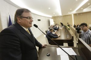 REVISÃO - Para Eduíno Brito, momento é de repensar políticas de repressão ao comércio e consumo de entorpecentes. Foto: João Bita