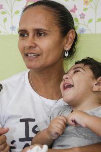 EXPECTATIVA - “Pensei que a cabeça ainda iria crescer”, revela Rozilene Ferreira. Foto: Jarbas Aráujo