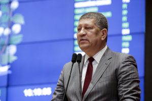 OPINIÃO - “Mais um ataque às conquistas do povo brasileiro”, assevera parlamentar. Foto: Roberto Soares