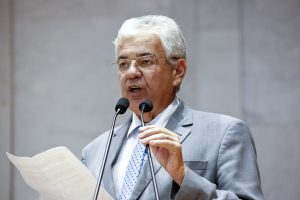 INICIATIVA - Antônio Moraes explica que objetivo foi adequar a legislação estadual à federal. Foto: Roberto Soares