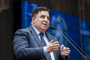 COLLINS - “Para tudo é preciso limites. Álcool é o que mais mata porque é livre". Foto: Roberto Soares