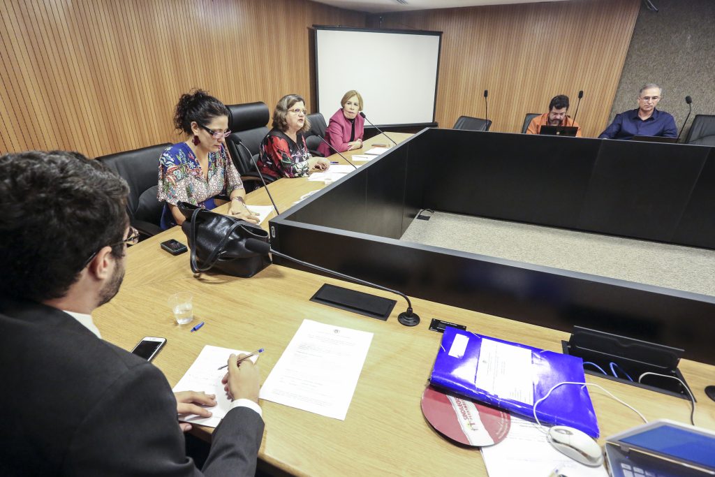 Comissão Especial para Avaliar a Situação dos Estágios Curriculares e Extracurriculares de Estudantes de Ensino Superior