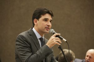 LEVANTAMENTO - De acordo com oposicionista, 68% das matérias apresentadas pelo Governo Paulo Câmara foram encaminhadas com esse tipo de tramitação. Foto: Jarbas Araújo
