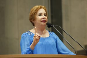 ALEPE - Parlamentar também reiterou pedido para que a Casa disponha desses profissionais. Foto: Roberto Soares