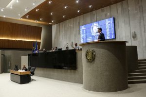 MATÉRIAS - Entre outros temas, propostas discutidas autorizam mudanças na estrutura administrativa e a contratação de novos empréstimos pelo Estado