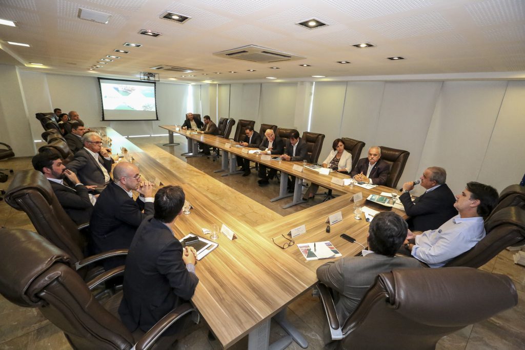 04-20-desenvolvimento-economico-visita-a-suape-rm-407