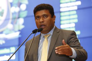 RECLAMAÇÃO - “Só os subtenentes e coronéis foram beneficiados, enquanto todas as outras patentes não podem progredir entre as faixas quando se tornam inativos.” Foto: Roberto Soares