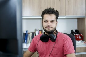 VOCAÇÃO - Falta de afinidade com a carreira levou Carlos Filizola a abandonar graduação em História no último semestre. Foto: Kerol Correia