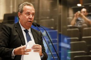 PORTO - "pernambucanos seguem convivendo com interrogações”. Foto: Jarbas Araújo