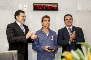 Reunião Solene para homenagear o surfista pernambucano Carlos Burle e conceder o Título de Cidadão de Pernambuco ao surfista paraibano Fábio Gouveia