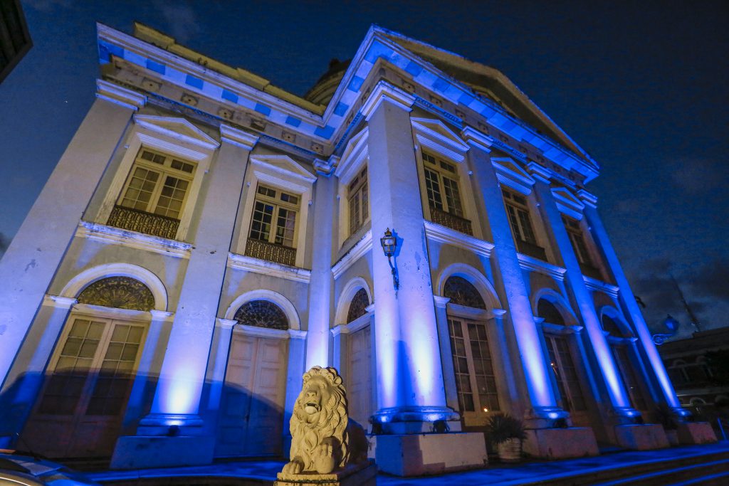 08-02-alepe-iluminada-azul-ja-18