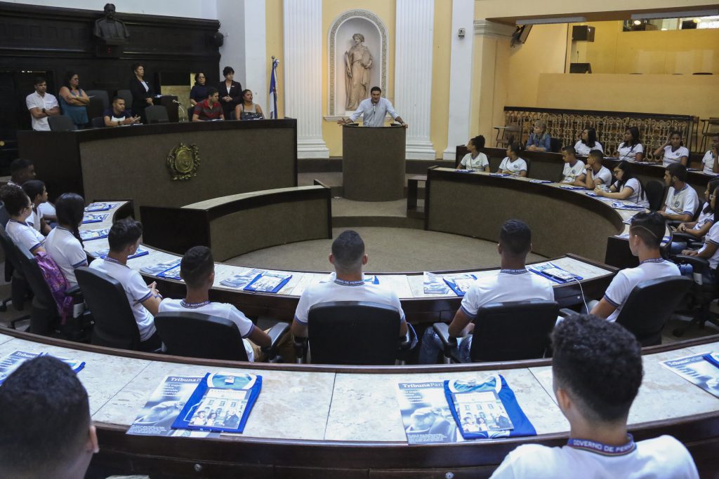 Aula de Cidadania com alunos da Escola Senador José Ermírio de Moraes