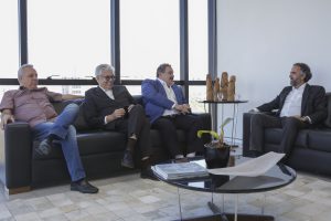 TRIBUNAL - Homenagem aos 50 anos do órgão pautou reunião com Loreto. Foto: Alepe