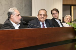 NÚMEROS - Segmento aponta perda de 100 mil postos de trabalho desde 2013, em razão da crise econômica. Foto: Sabrina Nóbrega