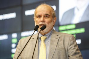 ANÚNCIO - Gestor deixará presidência executiva da entidade no final de outubro, contou o deputado. Foto: Roberto Soares