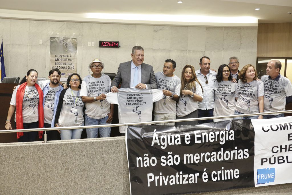 AGENDA - “Vamos dialogar com prefeitos e participaremos do ato político no dia 30 de agosto, em frente à Compesa”, antecipou Nascimento, autor do requerimento para a criação do colegiado. Foto: Alepe