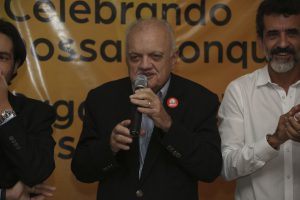 DIÁLOGO - Político discursa em evento do Sindilegis. Foto: Sabrina Nóbrega
