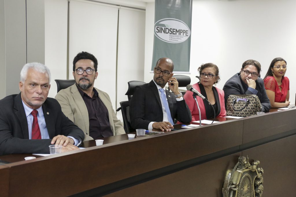 META - Segundo os debatedores, o trabalho do Ministério Público precisa se democratizar. Foto: Jarbas Araújo