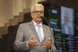 CRIME - Parlamentar lembrou que o polÃtico foi morto a tiros no último dia 27 de julho. Foto: Roberto Soares