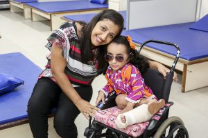 Foto de Lidiane Cruz com a filha, Ana Vitória, que