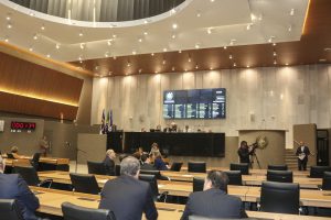 MUDANÇA - Entre outras alterações, projeto autoriza aqueles com cachês abaixo de R$ 17,6 mil a serem contratados por meio de empresário ou produtor. Foto: Roberto Soares